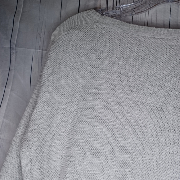 American Eagle Light Gray Sweater - Picture 11 of 14